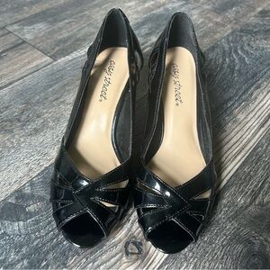 Easy Street Women's Black Patent Peep Toe Heels Shoes Size 6.5